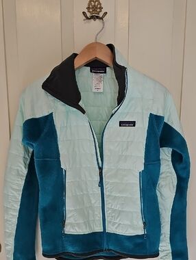 Patagonia Women's Light Blue & Teal Teddy Fleece Hybrid Jacket